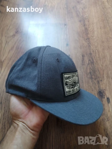 VANS - страхотна шапка КАТО НОВА, снимка 4 - Шапки - 50860739