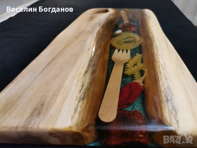 Плато за сервиране и рязане орех и епоксидна смола 