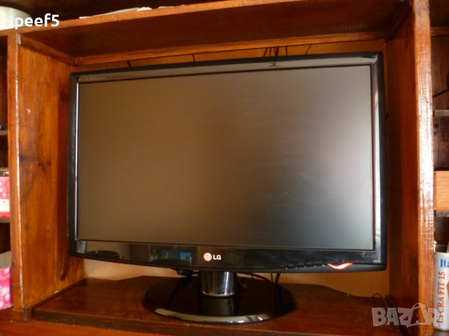 23" Монитор LG W2343T за ремонт или части.