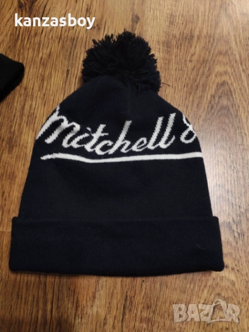 mitchell and ness - зимна фенска шапка КАТО НОВА , снимка 3 - Шапки - 52828484