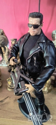 Премиум Екшън фигура на Арнолд Terminator800,30 см, снимка 11 - Колекции - 53680958