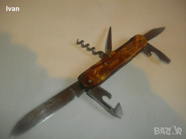 Българска Соц ножка джобно ножче туристическо с дръжка от каталин Завод П.Денев - Габрово 