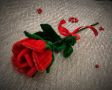 Букет от плюшена роза и бонбони Фереро Роше, аранжиран във ваза, снимка 3