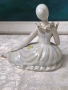 порцеланова статуетка , снимка 2