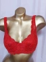 Triumph 75 B/C Червен дантелен сутиен , снимка 6