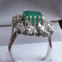 Дамски златен 18к пръстен с изумруд и брилянти, снимка 6 - Пръстени - 44978454