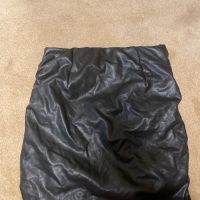 Черна кожена пола , снимка 2 - Поли - 45406209