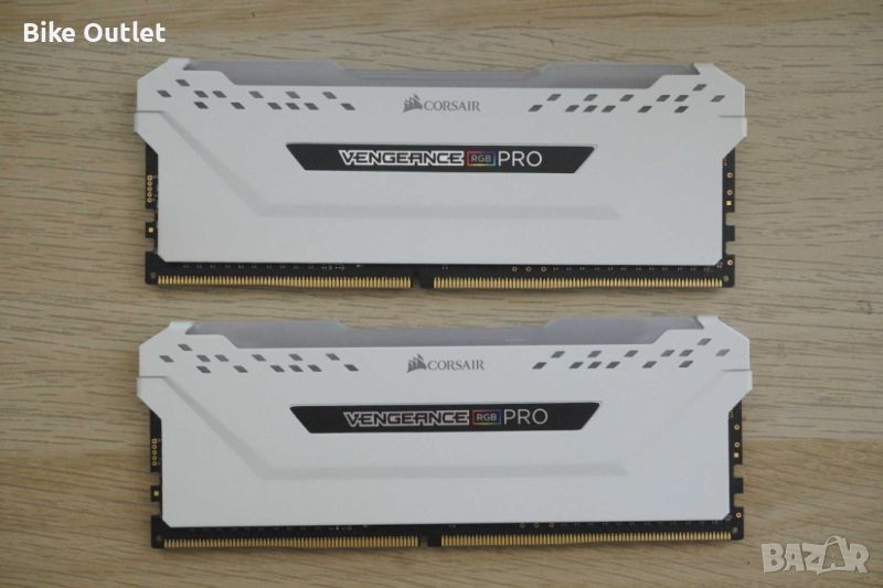 2х8GB (16GB) RAM DDR4 Corsair Vengeance Pro RGB White 3000/15 (вкл ДДС, снимка 1