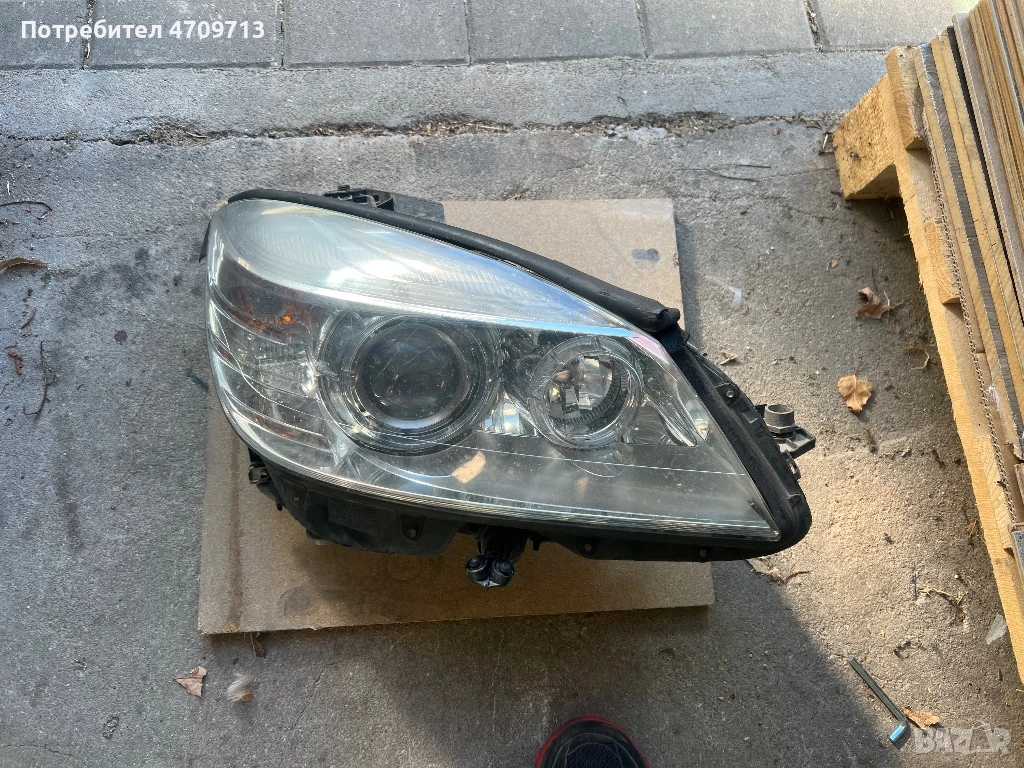 Фар за w204 ксенон с баласт (десен), снимка 1