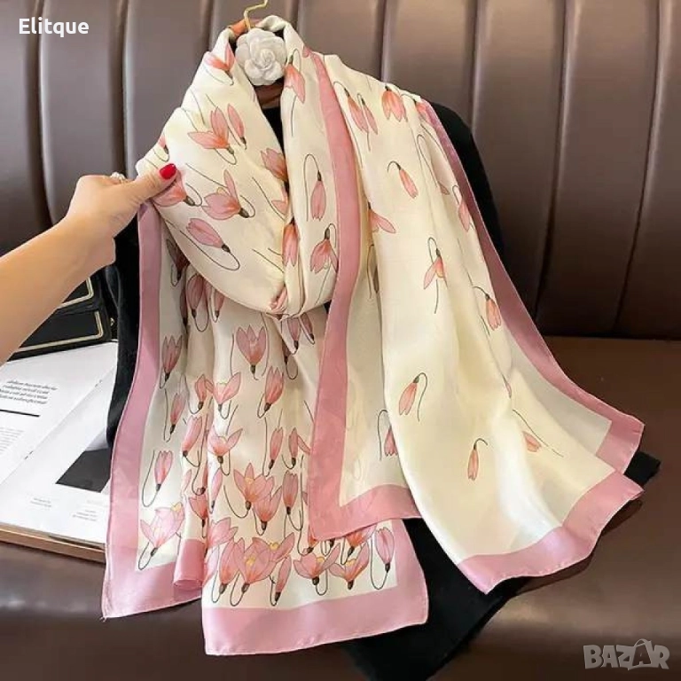 Пролетен шал с деликатен флорален принт. Размер: 90/180см, снимка 1