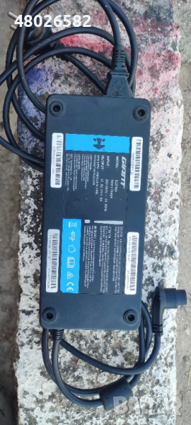 Зарядно Giant- Yamaha 36 v -6A, снимка 1