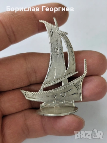 Малка сребърна статуетка кораб 0,900
