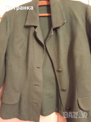 На вашето внимание - 75 годишни дамски костюми, пола i рокля., снимка 8 - Антикварни и старинни предмети - 43992137