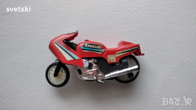 Пластмасов модел на мотоциклет Kawasaki 500, снимка 3 - Колекции - 54136723