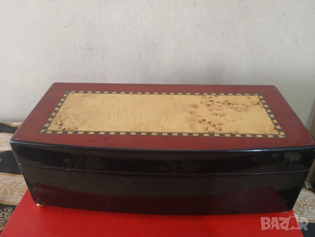 Винтидж музикална кутия за бижута