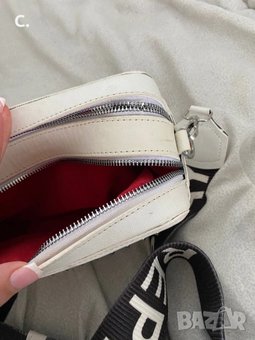 Дамска чанта, снимка 4 - Чанти - 53934137