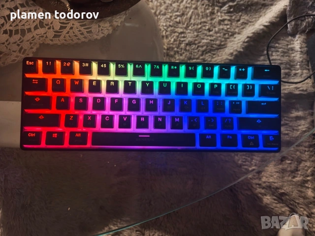 Продавам клавиатура THOR genesis 660 ,големина 60% 