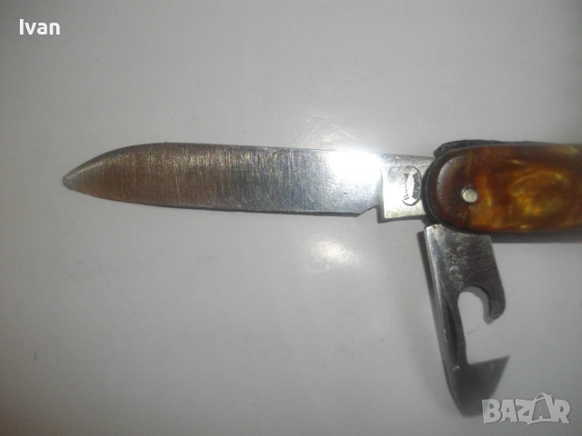 Българска Соц ножка джобно ножче туристическо с дръжка от каталин Завод П.Денев - Габрово , снимка 7 - Антикварни и старинни предмети - 53420161