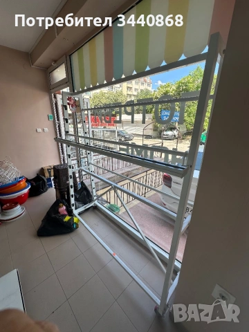 Продавам стойка за мушама с нож