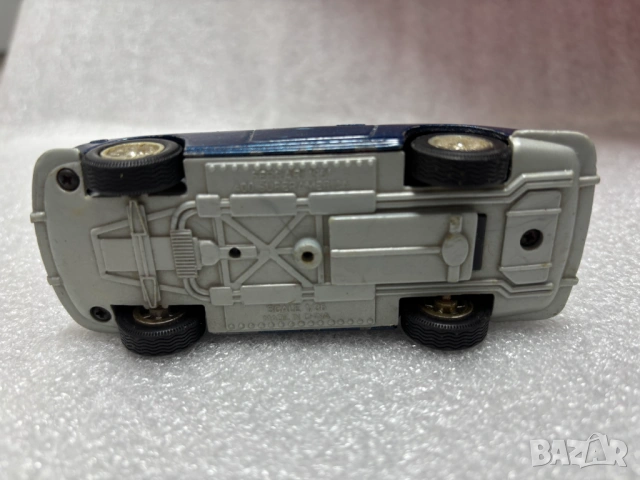 Метална Количка Ferrari 1961 400 Superamerica, снимка 8 - Колекции - 53177215