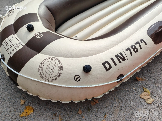 голяма лодка с гребла от Швейцария, снимка 7 - Воден транспорт - 53870637