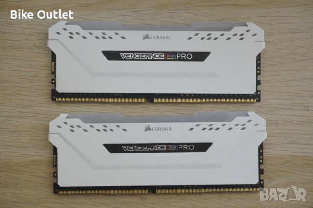 2х8GB (16GB) RAM DDR4 Corsair Vengeance Pro RGB White 3000/15 (вкл ДДС, снимка 1