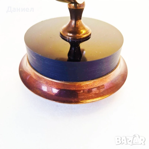 Часовник масивен бронзов настолен с ретро дизайн , снимка 4 - Подаръци за юбилей - 47087524