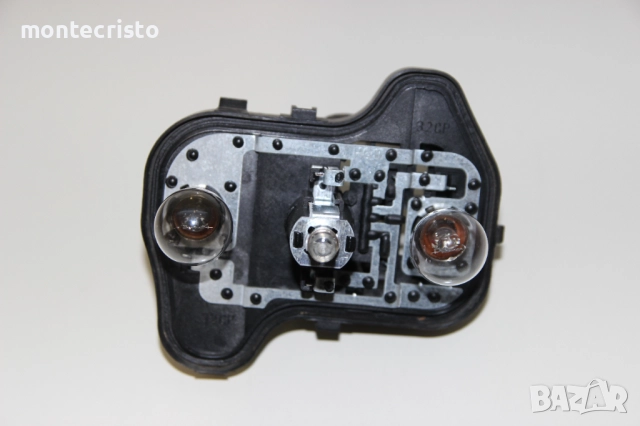 Лява платка стоп VW Golf 5 хечбек (2004-2008г.) ляв ламподържач Golf V 1K6945257 / 28492102