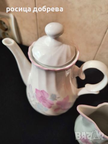порцеланов чайник и латиера с маркировка , снимка 1 - Сервизи - 46152172