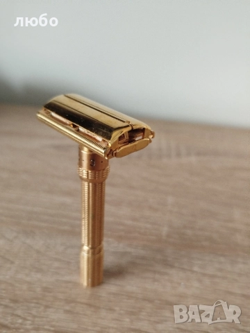 Самобръсначка GILLETE ARISTOCRAT Във 22 м Златно Покритие Чисто Нова не Употребявана , снимка 9 - Други ценни предмети - 52357117