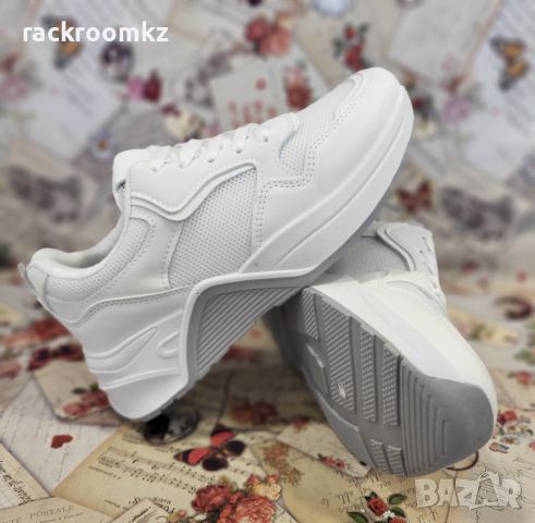 Дамски бели маратонки с мрежа модел: W014233 white, снимка 1 - Маратонки - 45146946