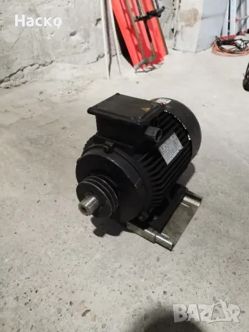 електромотор 5.5kW 2900 оборота , снимка 2 - Електродвигатели - 49653809