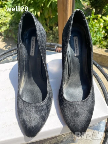 Обувки естествен косъм Calvin Klein , снимка 2 - Дамски обувки на ток - 51132855