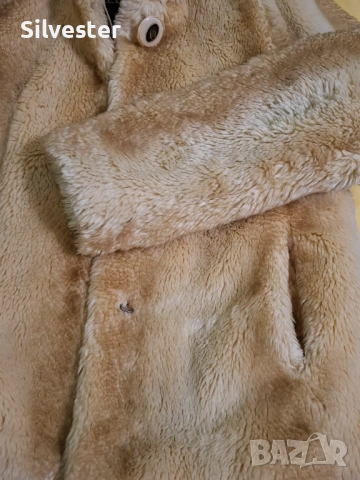 Дамски кожух от естествена кожа с качулка, размер М, снимка 3 - Палта, манта - 53032329