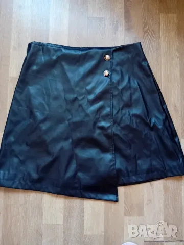 Кожена пола , снимка 2 - Поли - 49940180