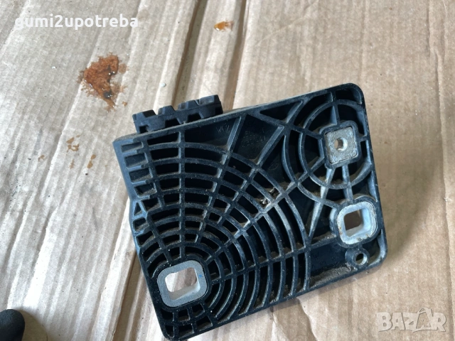 Скоба Държач Радиатор Дясно 1EA121367F Volkswagen ID.3 E11 PRO, снимка 3 - Части - 53615983