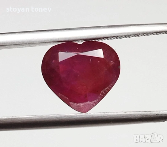  Изключителен естествен нетретиран рубин с форма на сърце – 2,07 карата! , снимка 3 - Други - 54094803