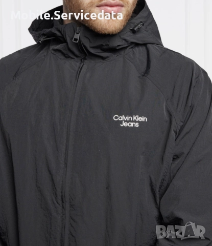 Calvin Klein Jeans Stacked Logo Windbreaker, снимка 4 - Суичъри - 52794296