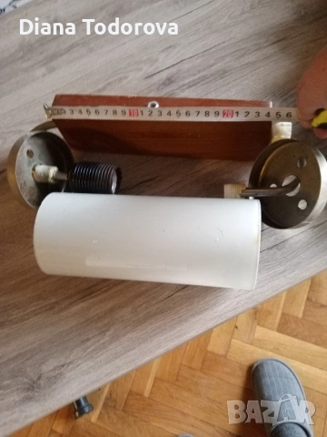 Продавам  стенна лампа  комбинация дърво и стъкло, снимка 6 - Лампи за стена - 53625236