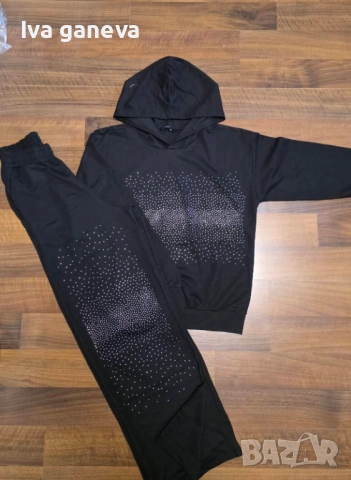 Дамски екип с камъни 