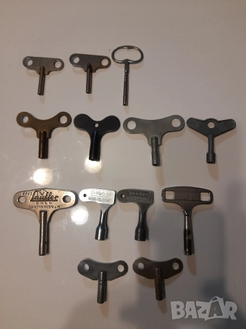 Ключове за стенни и каминни часовници