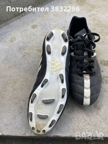 Adidas traxion football boots