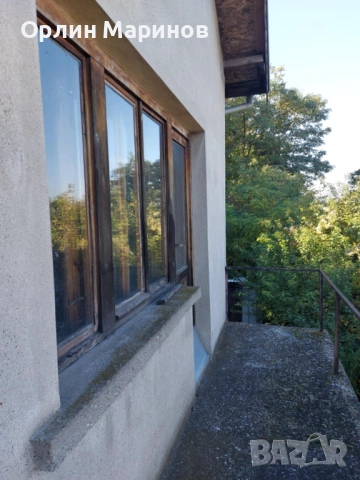 Живописна масивна къща с двор и гараж, снимка 3 - Къщи - 53798264