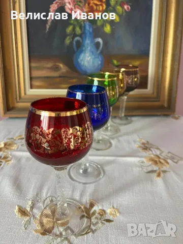 Великолепни италиански кристални чаши в различни цветове със златни орнаменти от 1970г. , снимка 10 - Колекции - 49934481
