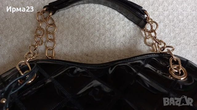 Дамска чанта, снимка 3 - Чанти - 50885505