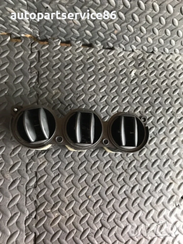 Централни въздушни отвори на таблото RHD за Mazda 6 (2003-2007) GJ6ACTR-1, снимка 2 - Части - 53714216