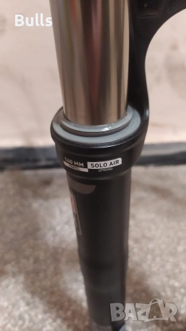 Въздушна вилка rock shox sector 27,5, снимка 4 - Части за велосипеди - 53683438