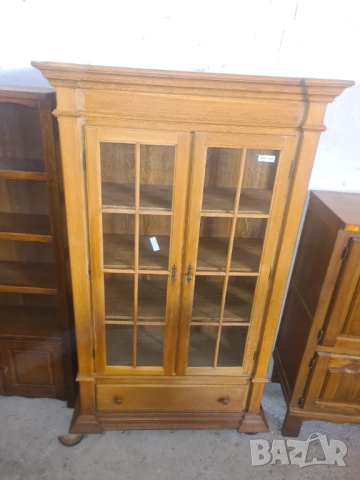Класическа Витрина от Масивно Дърво (Дъб), снимка 2 - Секции и витрини - 54203228