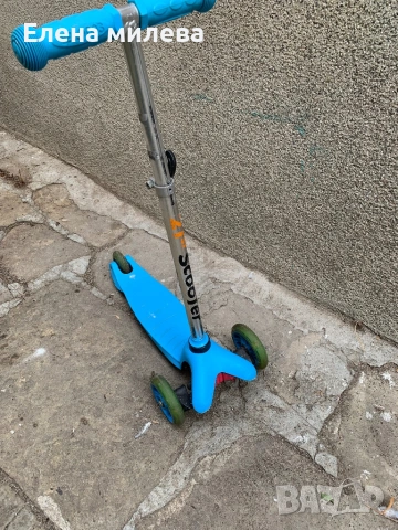 Детски велосипед с помощни колела .Подарък скутер, снимка 2 - Велосипеди - 53813388