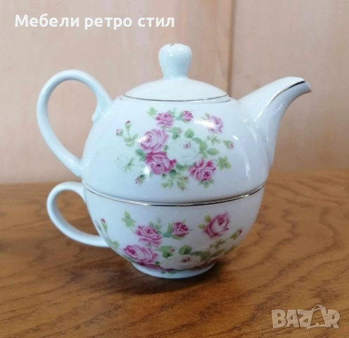Изключително нежен винтидж комплект от фин порцелан - чайник с чаша за чай / кафе., снимка 2 - Сервизи - 53655139